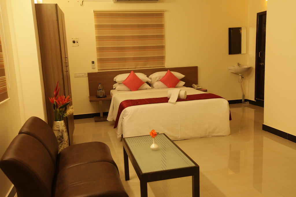 Aakash Inn Tiruvannamalai Phòng bức ảnh