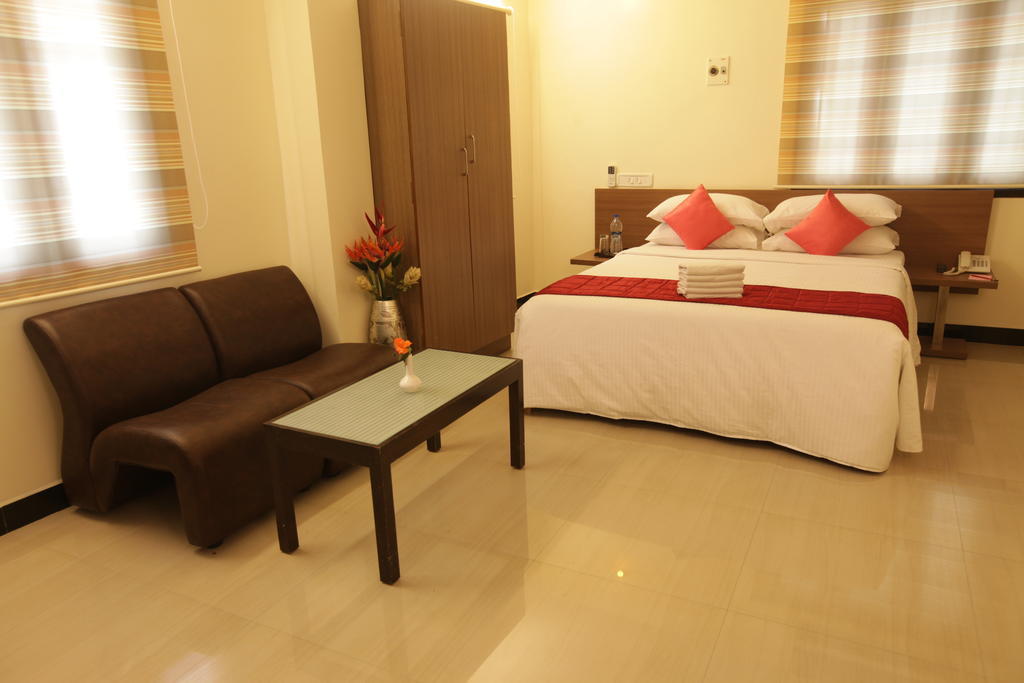 Aakash Inn Tiruvannamalai Phòng bức ảnh