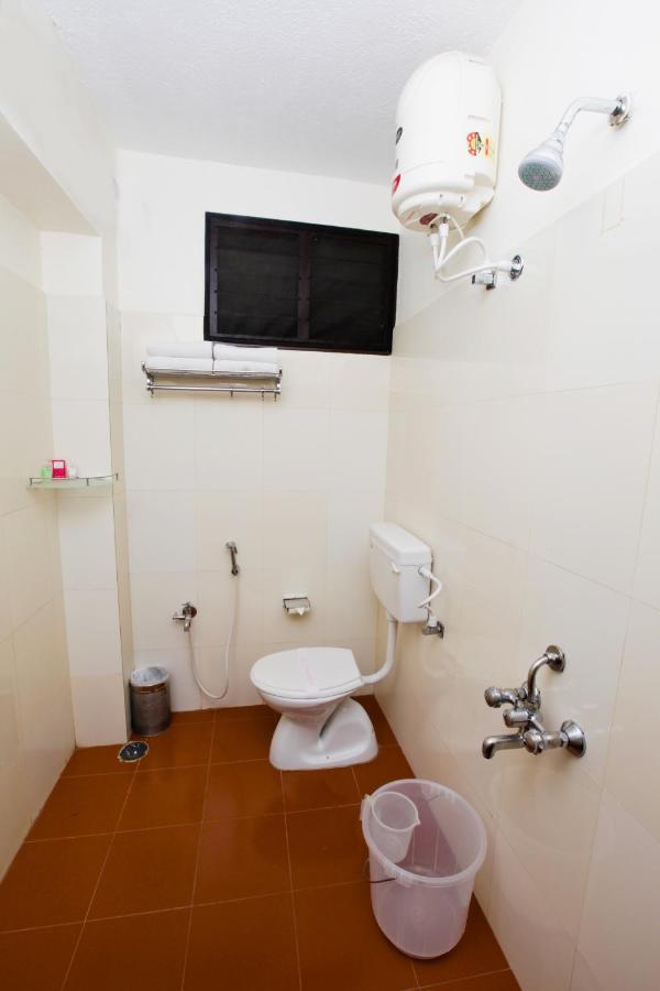 Aakash Inn Tiruvannamalai Phòng bức ảnh